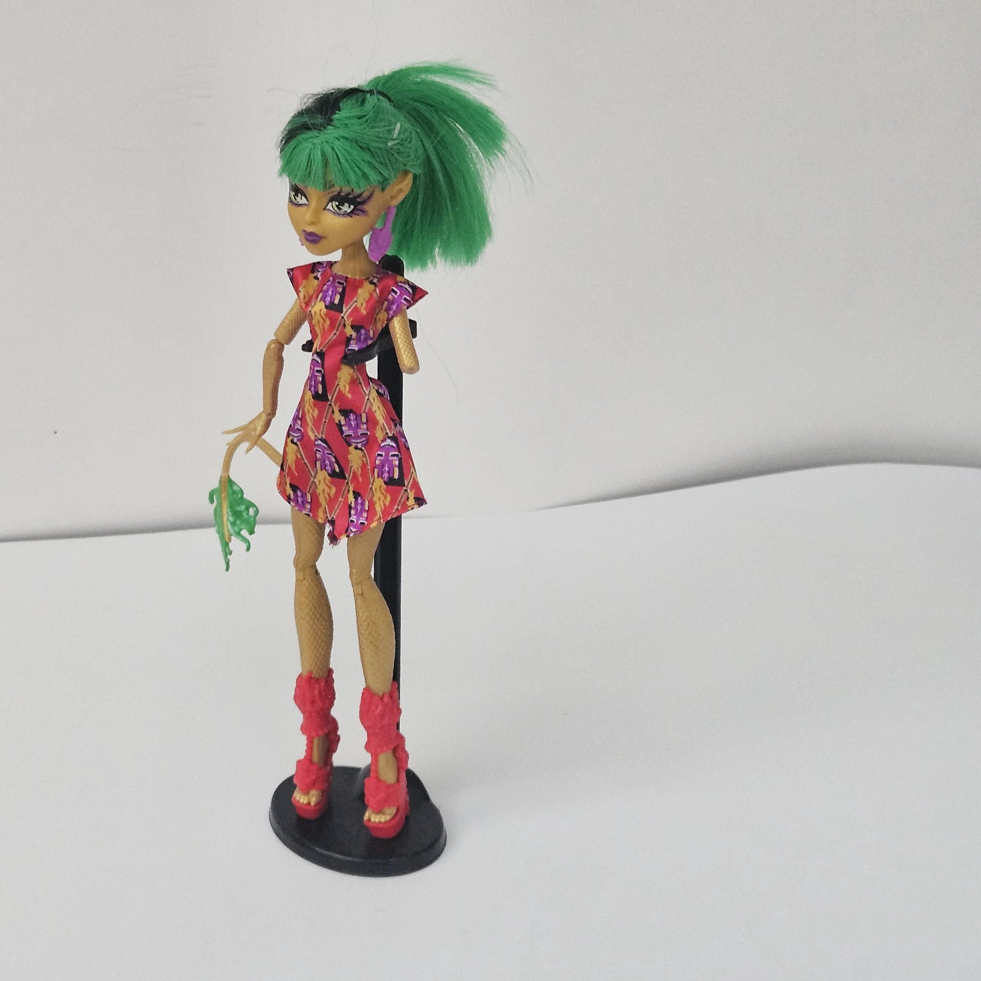 Monster High Doll Jinafire Long Ghouls Getaway for Collectors, Playing, Very Rare Doll, Original Clothes and Accessories, Used, Pre-owned