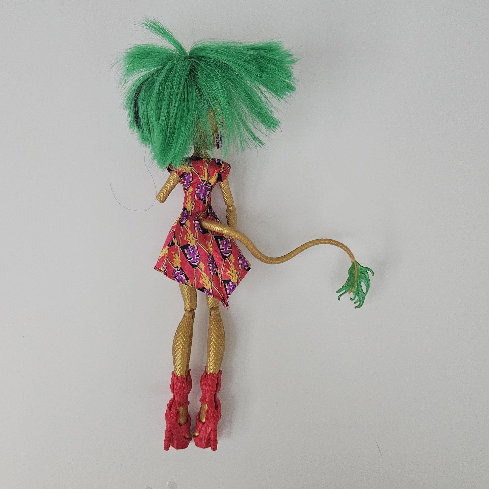 Monster High Doll Jinafire Long Ghouls Getaway for Collectors, Playing, Very Rare Doll, Original Clothes and Accessories, Used, Pre-owned