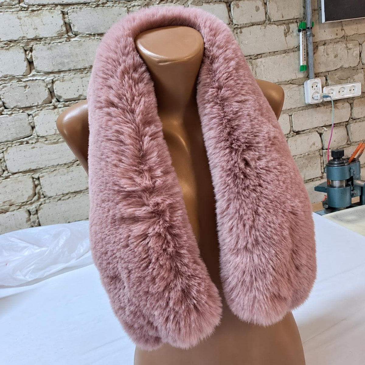 BY ORDER Faux Fox Fur Trim Hood, Like Fox Fur, Large Fur Collar Trim, Fox Fur, Fur Ruff, Vegan Fur Hood, Hood Fur Jacket, Fur stripe