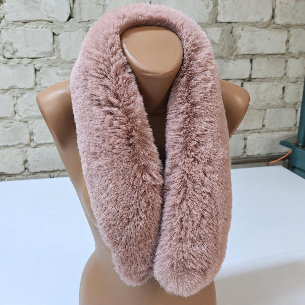 BY ORDER Faux Fox Fur Trim Hood, Like Fox Fur, Large Fur Collar Trim, Fox Fur, Fur Ruff, Vegan Fur Hood, Hood Fur Jacket, Fur stripe