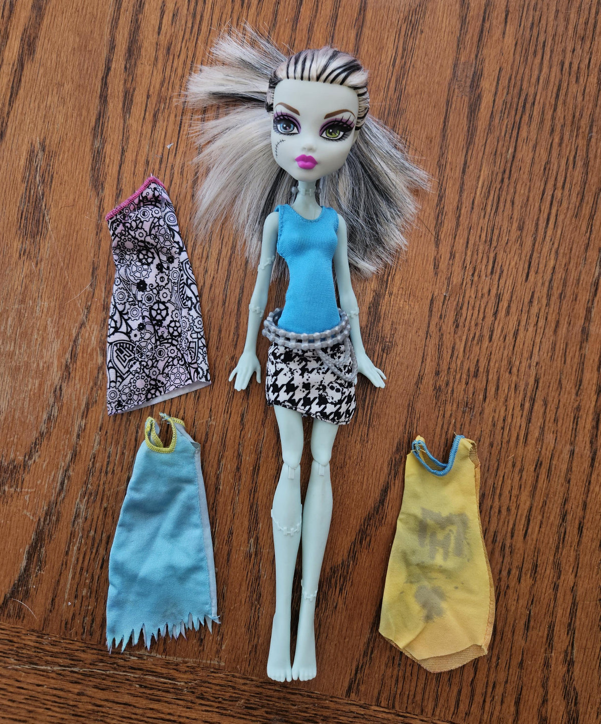 Monster High Frankie Stein Designer Booo-tique 2015 doll with outfit and accessories
