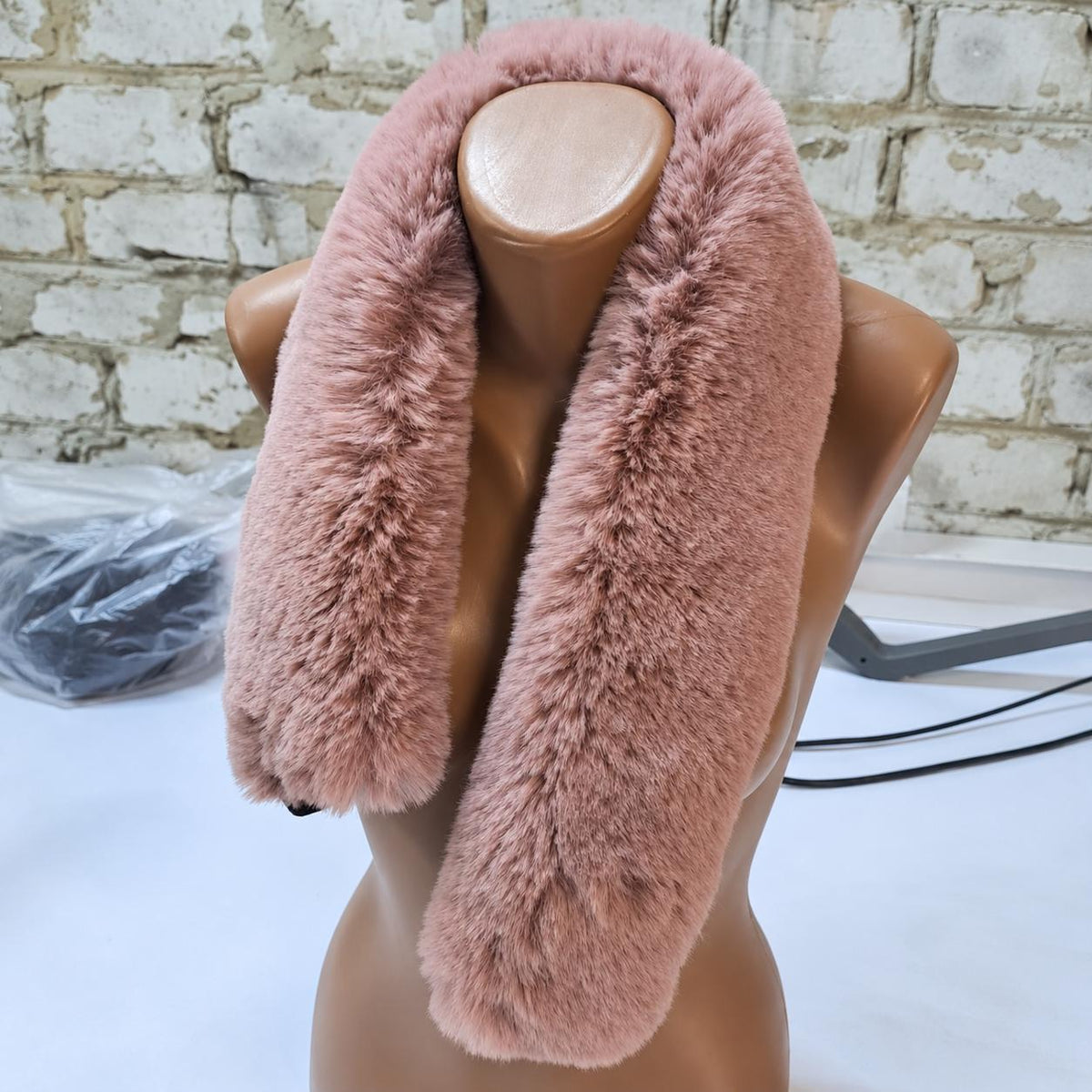 BY ORDER Faux Fox Fur Trim Hood, Like Fox Fur, Large Fur Collar Trim, Fox Fur, Fur Ruff, Vegan Fur Hood, Hood Fur Jacket, Fur stripe