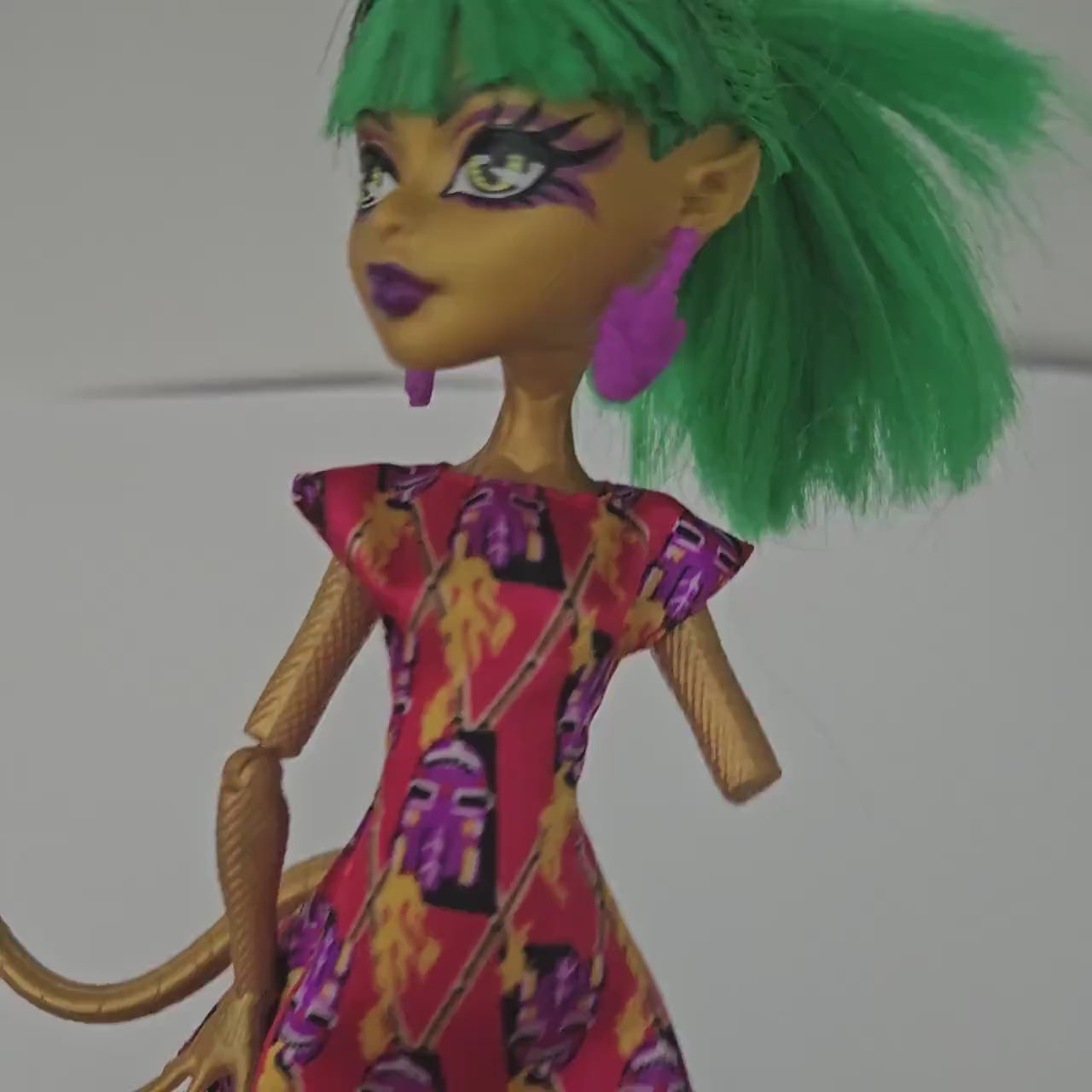 Monster High Doll Jinafire Long Ghouls Getaway for Collectors, Playing, Very Rare Doll, Original Clothes and Accessories, Used, Pre-owned