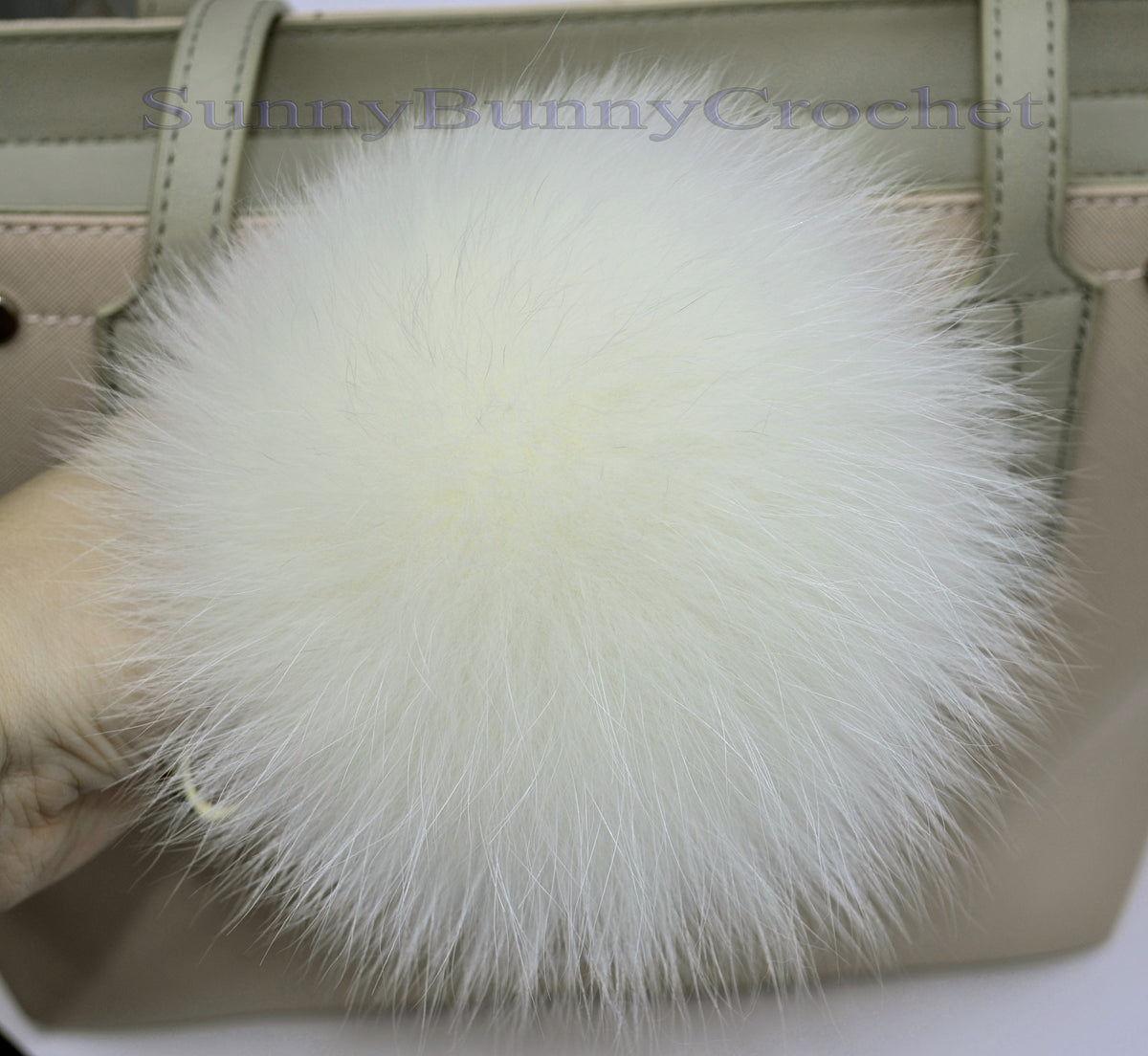 6" WHITE FUR POM Pom Key chain, Large Fox Bag Charm, Key Chain Charm, Fox Fur Pom Pom, Fur Ball, Fur Keyring, Real Fur Pom Pom Bag Charm