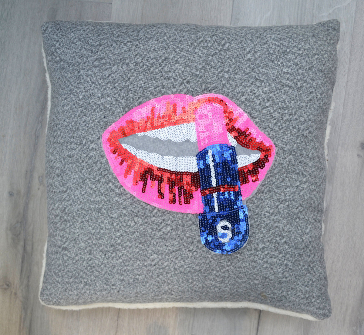 XL Sewn On Sequin Embroidery Red Pink Mouth Teeth Biting Lips Patch Badge Mouth with Lipstick Bite Red Lips Applique for denim jacket shirt