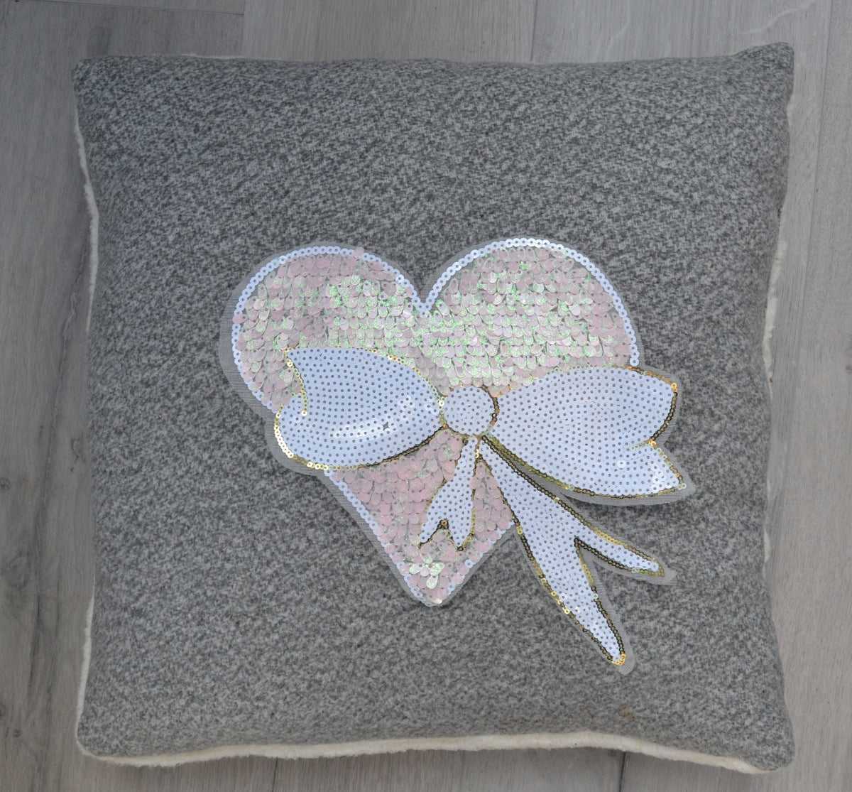 Large Sequin Heart Patch, Heart Sew On Patch, Pink heart with bow, DIY Shirt Jacket Applique, Patches for Pillow/Clothing/Coat/Shirt