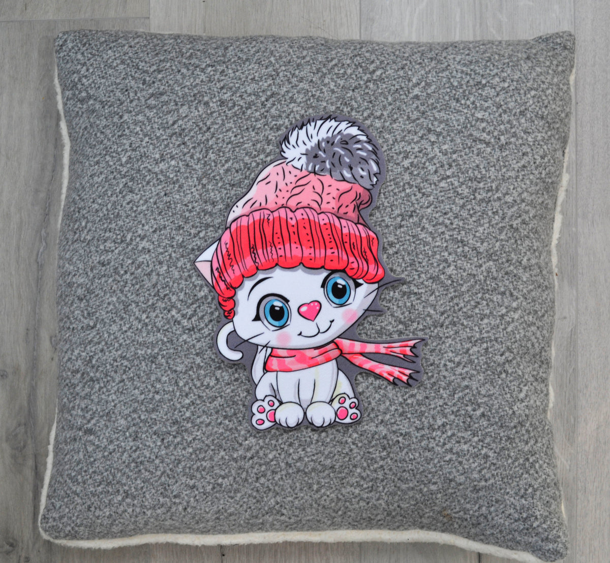 Cat in Pom Pom Hat Soft Fabric Large Sewn On Patch for Jacket Badge Cat Face Big Eyes Animal Applique Black Cat Embroidered Applique Patch