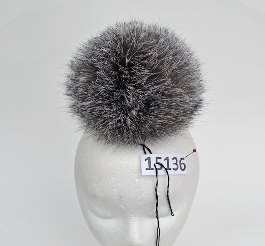 7,5" EXTRA LARGE SILVER Fox Pompom! Fox Pom Pom Fur Pom-Pom Real Fur Pom Pom Genuine Fur for hat Child Hat Silver Fox Fur Knit Cap Pom Pom