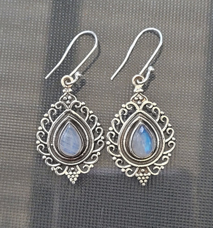 Moonstone Sterling Silver Earrings, 925 Sterling Silver Earrings, Gemstone Vintage Earrings, White stone Earrings, Teardrop Gemstone earring