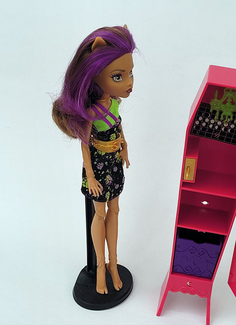 Monster High Doll Ghoul La La Locker Clawdeen Wolf Playset for Collectors, OOAK Repaint, Playing, Original Accessories, Furniture, Mattel