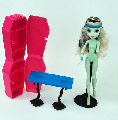 Monster High Doll Skulltimate Locker Room Frankie Stein Exclusive Playset for Collectors, OOAK Repaint, Playing, Original Accessories, Rare