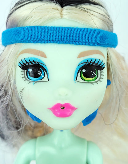 Monster High Doll Skulltimate Locker Room Frankie Stein Exclusive Playset for Collectors, OOAK Repaint, Playing, Original Accessories, Rare