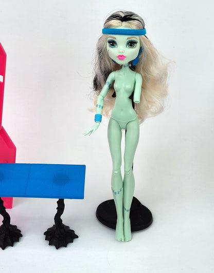 Monster High Doll Skulltimate Locker Room Frankie Stein Exclusive Playset for Collectors, OOAK Repaint, Playing, Original Accessories, Rare
