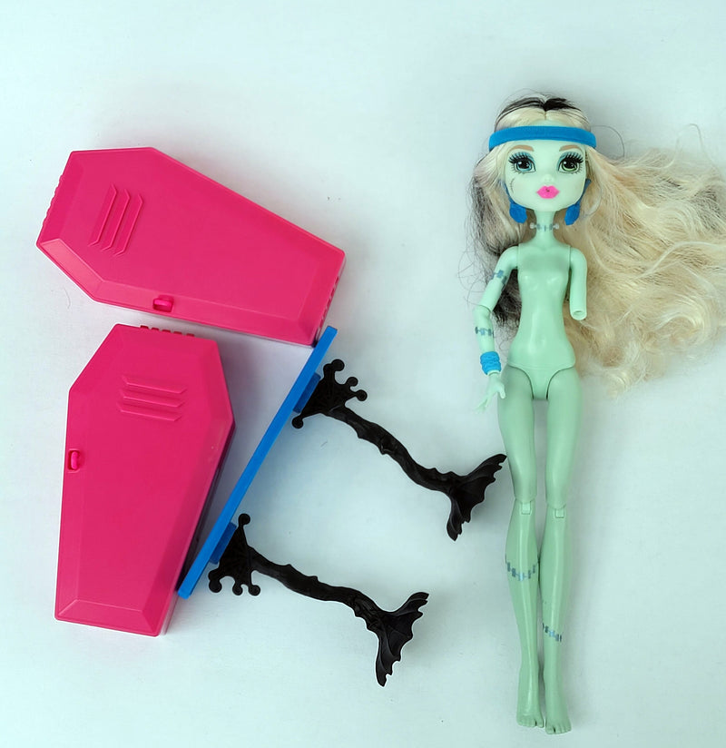 Monster High Doll Skulltimate Locker Room Frankie Stein Exclusive Playset for Collectors, OOAK Repaint, Playing, Original Accessories, Rare