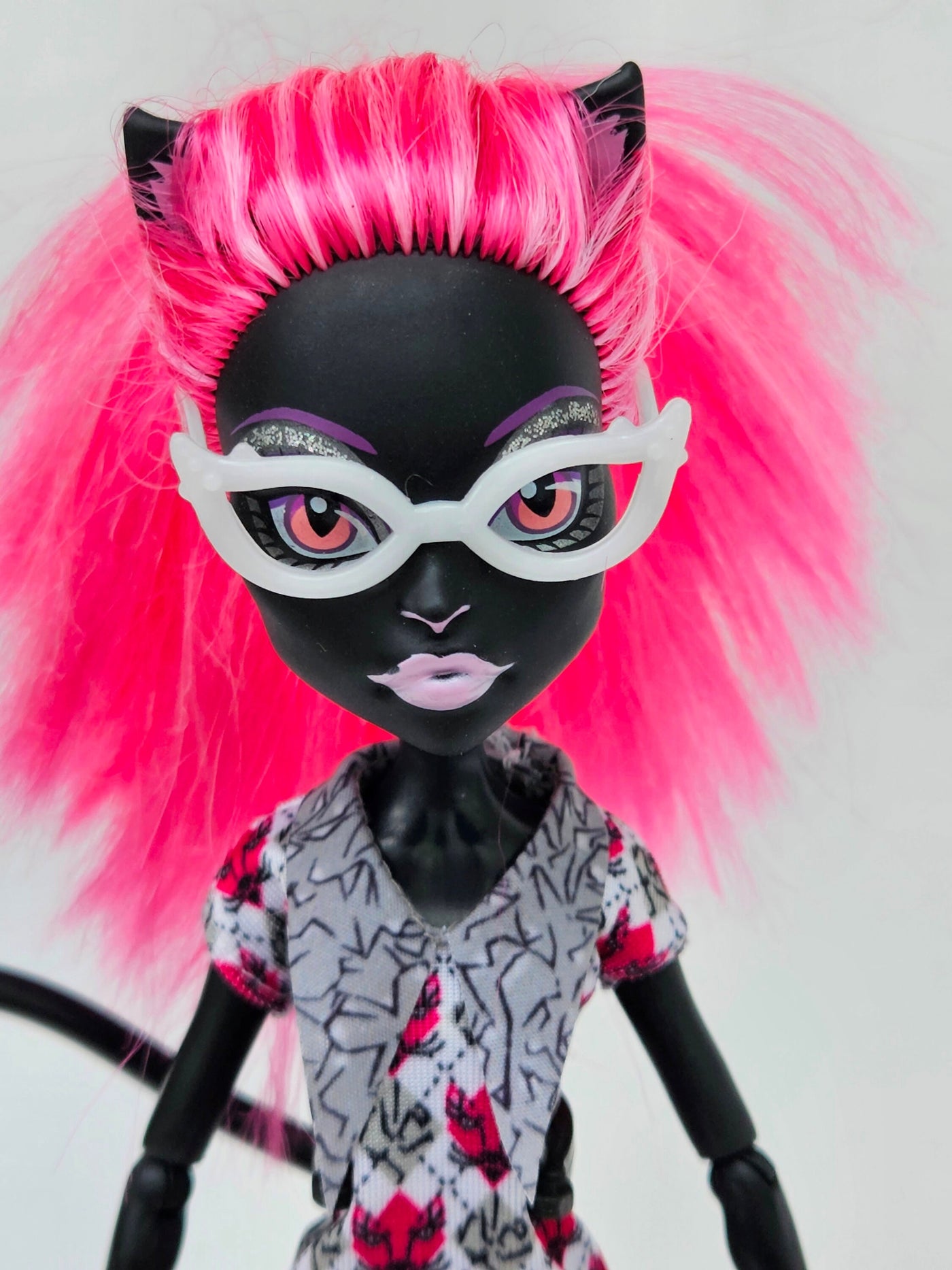 Catty Catty Noir Doll
