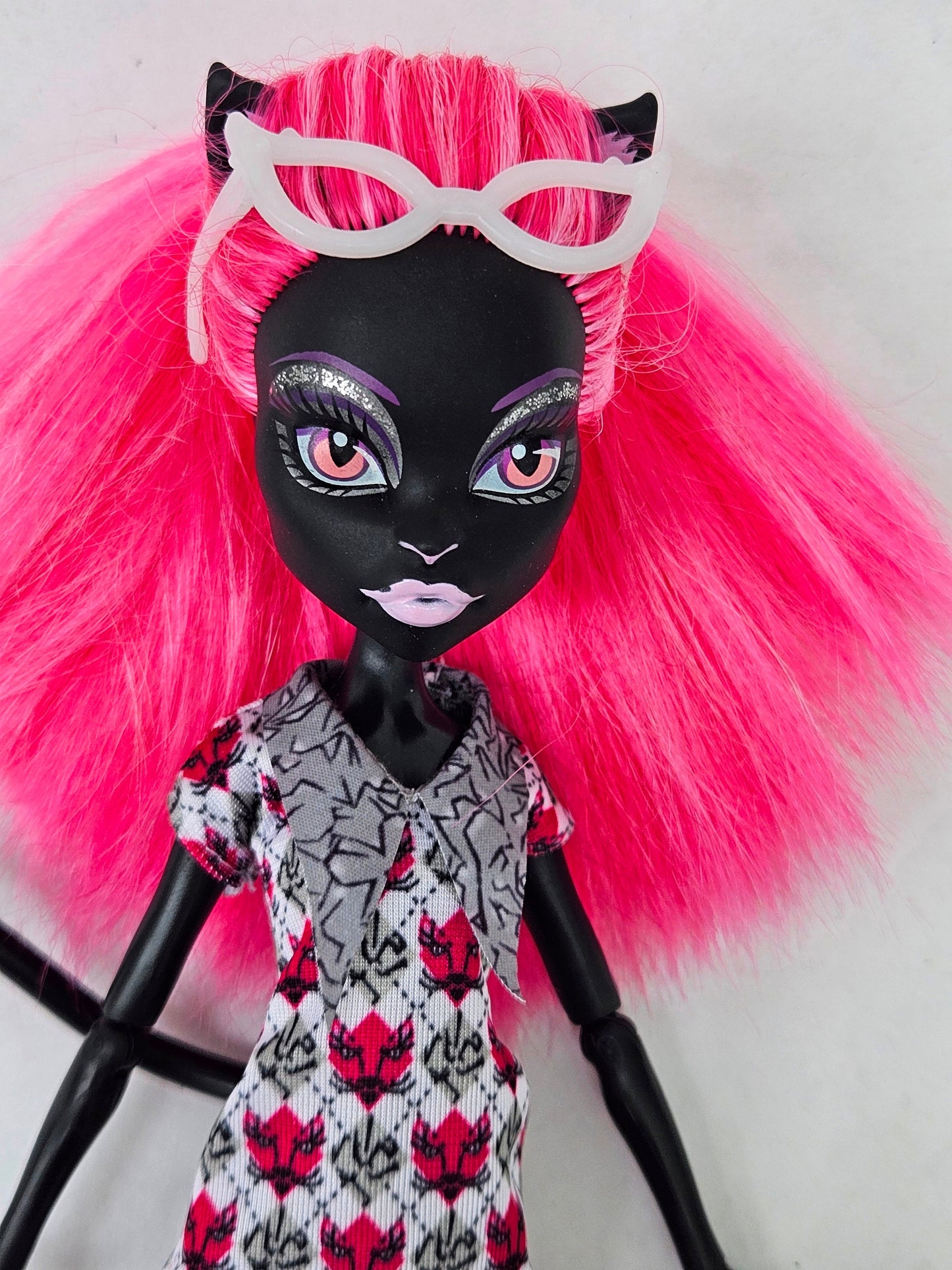 Monster High Doll Geek Shriek Catty Noir for Collectors, OOAK Repaints, Playing, Cat Doll, Girl, Original Clothes, Complete, Extremely Rare