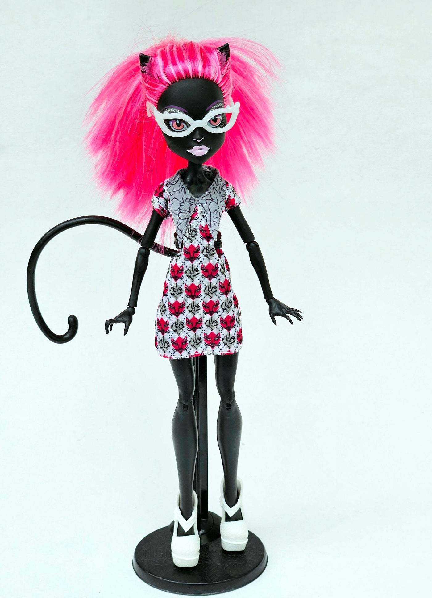 Catty Catty Noir Doll